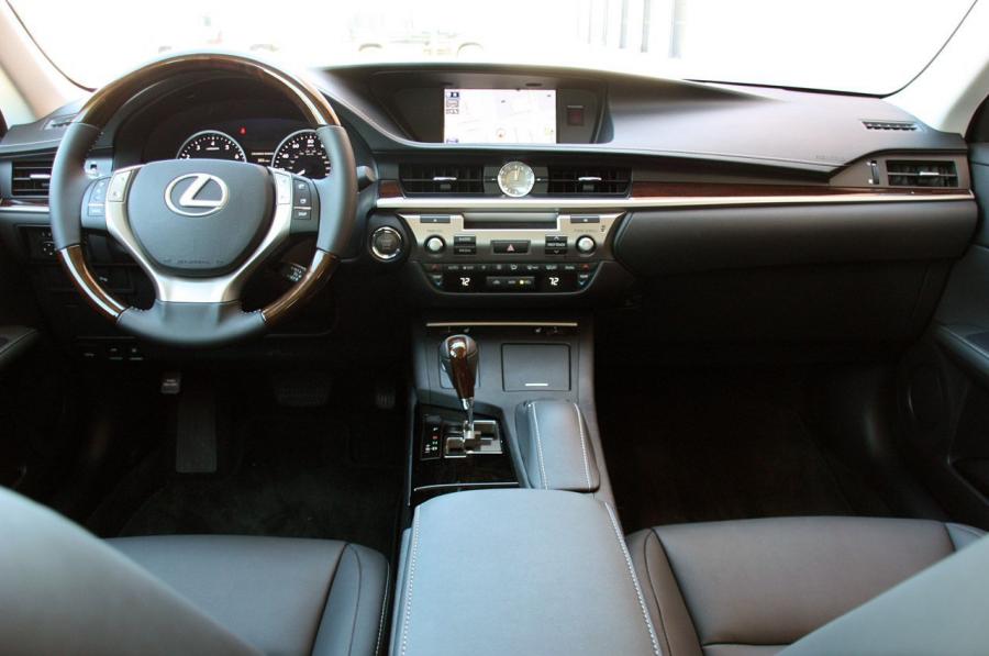  Lexus ES350 2013 года  (фото 44 из 64)